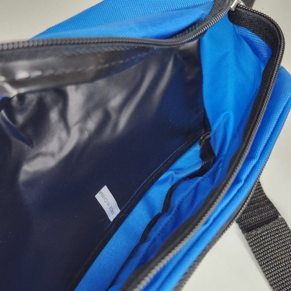 Retro 80s Blue TA Fanny Pack 3 Pocket Bum Bag Waist Wallet Crossbody - Picture 8 of 8